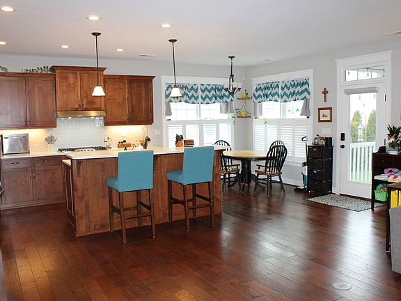 3rd image of 3733 Willow Glenn Cir