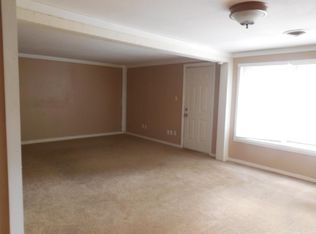 8532 Grande Pas Rd, Kansas City, MO 64114