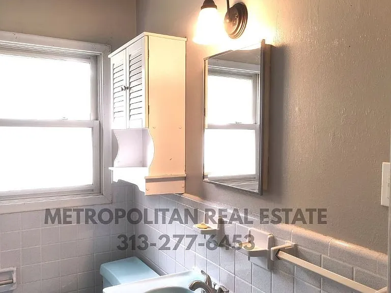32139 Balmoral St — Photo 12