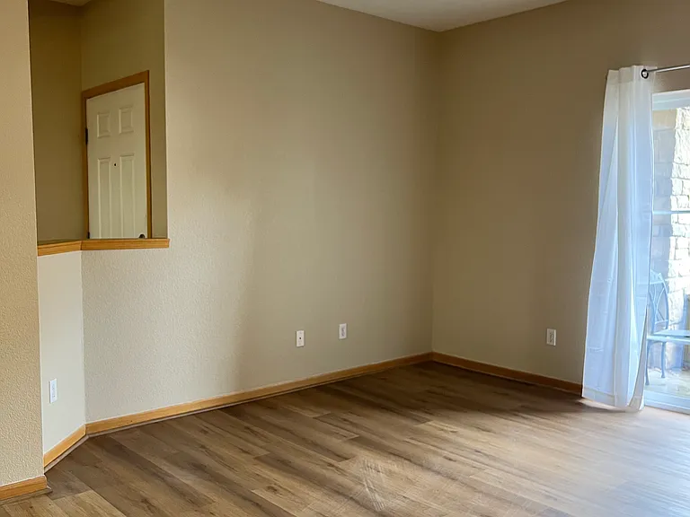 3945 Landings Dr #C2 — Photo 3
