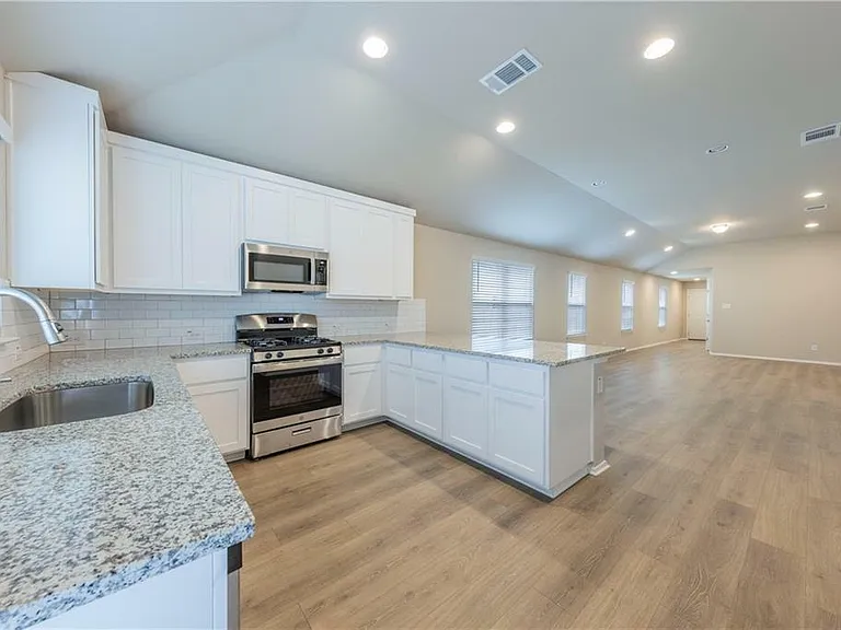 5705 Respinto Dr — Photo 8