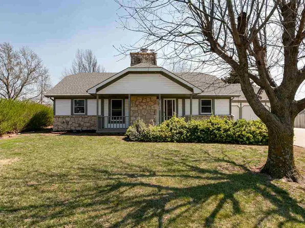717 Kansa Ave, Junction City, KS 66441