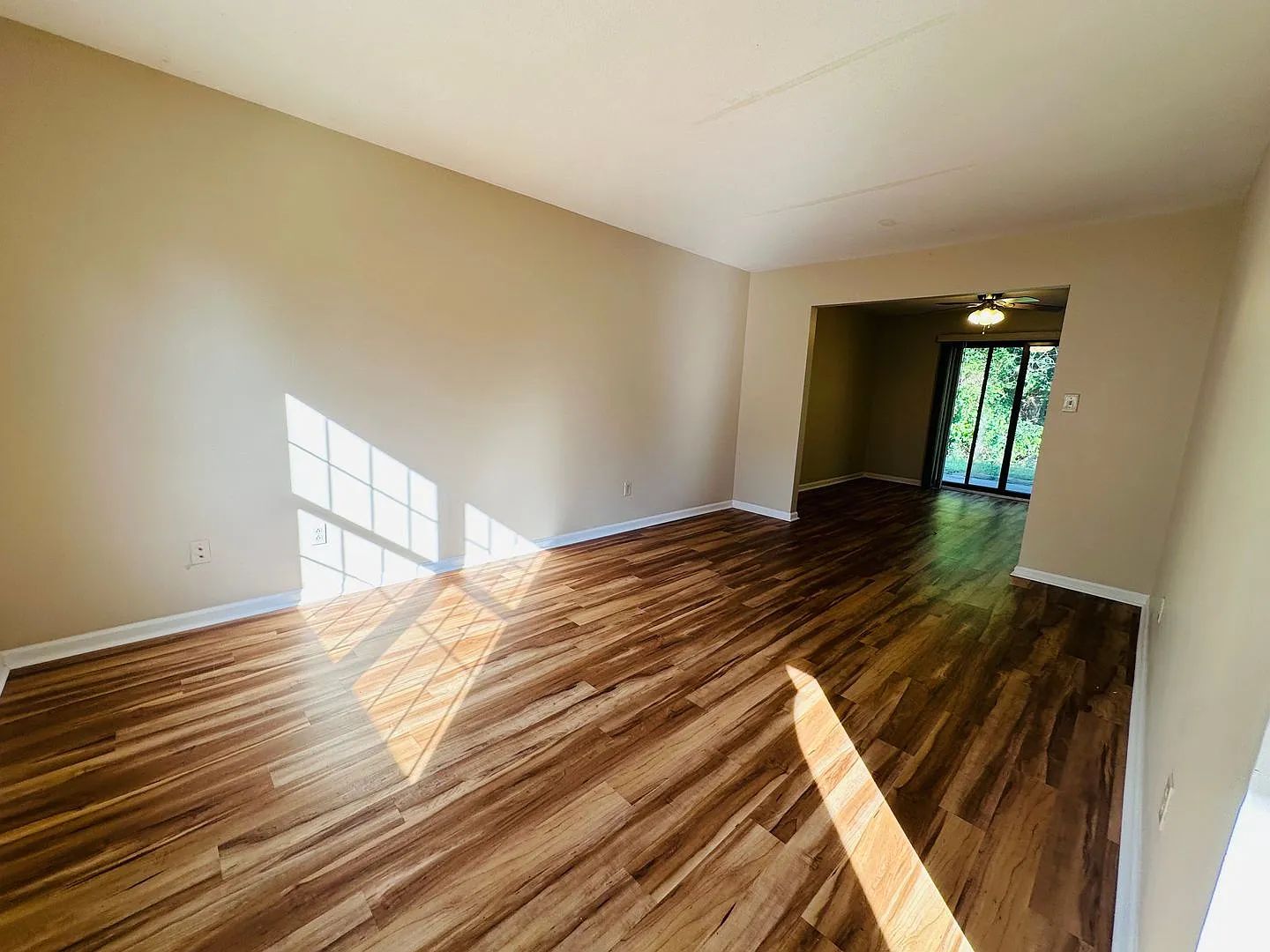 3 Bedroom 2.5 Townhouse — Photo 2