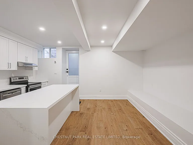 253 Pape Ave #LOWER — Photo 4