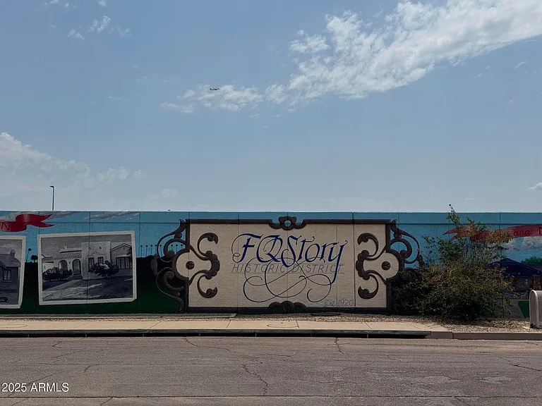 926 W Moreland St — Photo 2