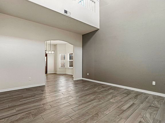 5th image of 649 La Entrada Cir