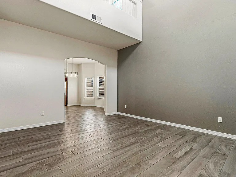 649 La Entrada Cir — Photo 5