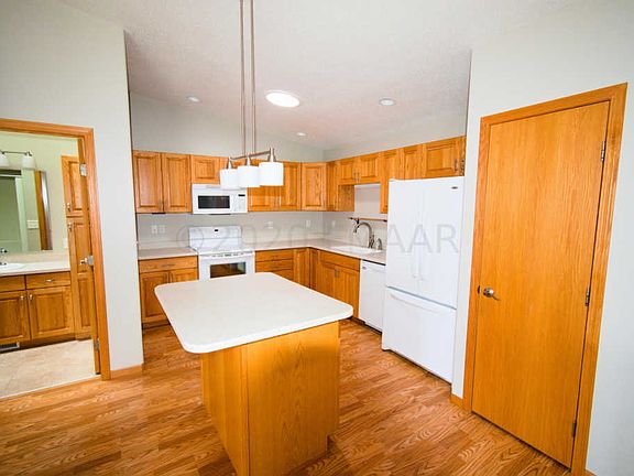 5th image of 1332 37th Ave S