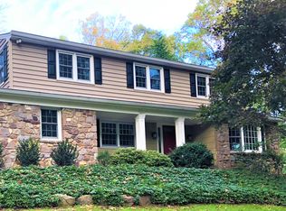 5385 Ridgeview Dr, Doylestown, PA 18902