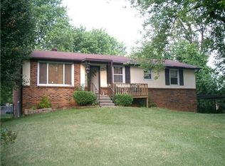 2217 Robin Dr, Clarksville, TN 37042