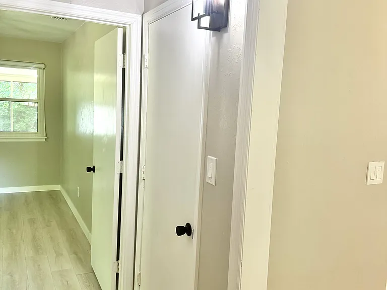 2373 Diehl Dr — Photo 11