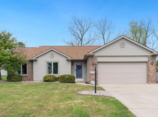 10710 Coneflower Dr, Fort Wayne, IN 46804