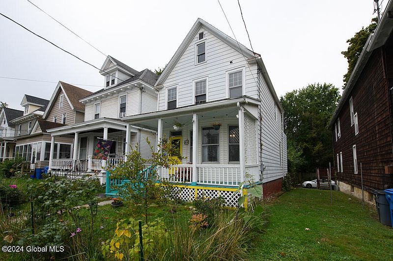 3rd image of 868 Washington Avenue