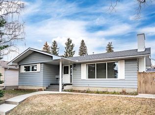 5220 S Barron Dr NW, Calgary, AB T2L 1T6