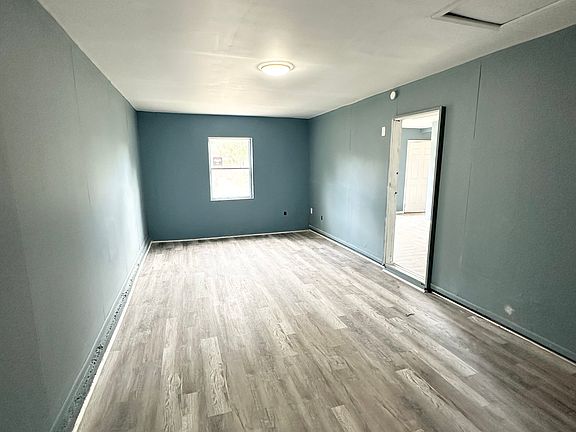 4th image of 123 Town Homes Dr