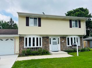 1925 W Schaumburg Rd, Schaumburg, IL 60194