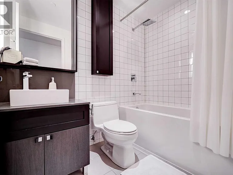 783 Bathurst St #325 — Photo 5
