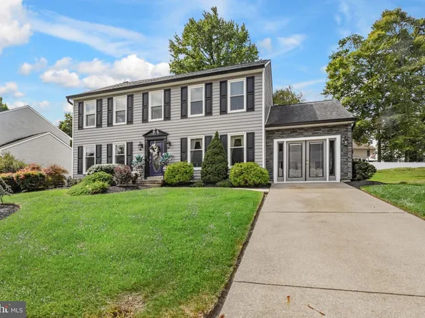12 Gloucester Ct, Newark, DE 19702