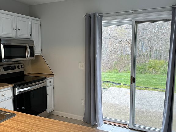 5th image of 14 Plymouth Ct Unit 14