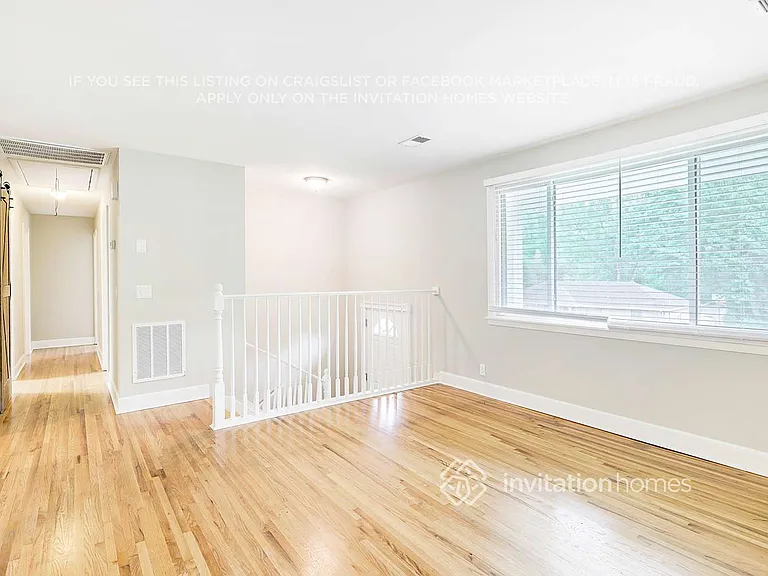 631 Truxton Ct — Photo 4