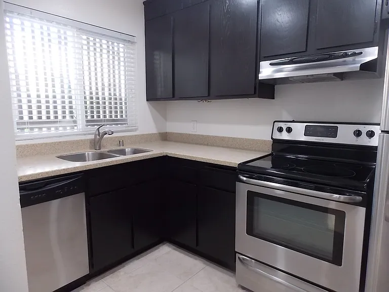 2155 Felspar St — Photo 4
