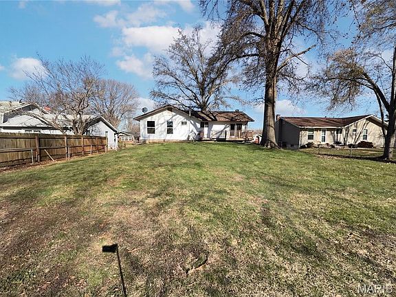 5th image of 27 Glenna Dr