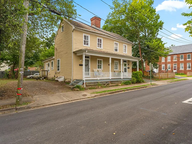 102 Lewis St — Photo 36