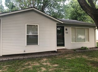 704 Galahad Ln, Troy, IL