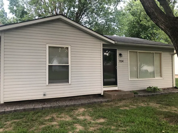 704 Galahad Ln, Troy, IL 62294