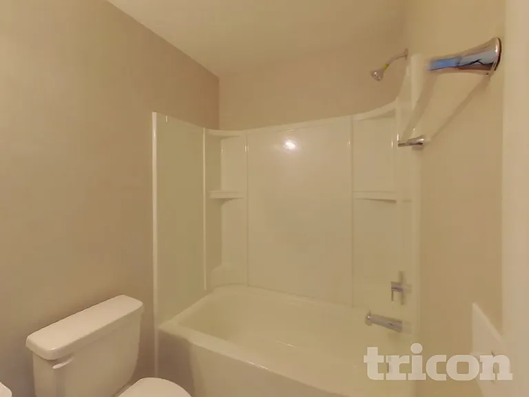 6046 Eagle Pointe Dr — Photo 16