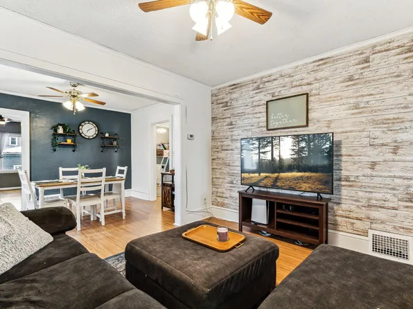 926 Fuller Ave, Saint Paul, MN 55104