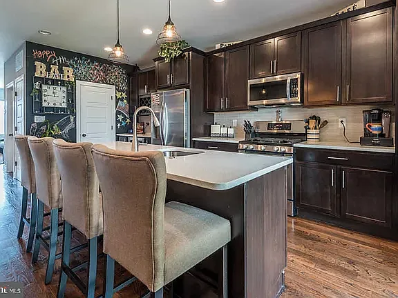 532 Green Ln — Photo 18
