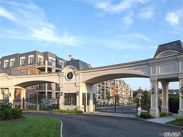 1st image of 5000 Royal Court #5107