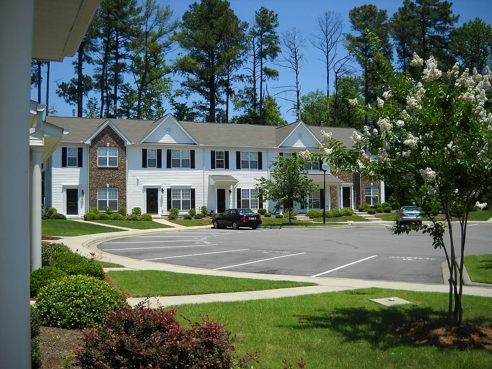 15 Sharpstone Ln