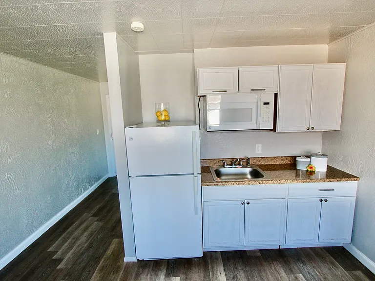 1600 North Ave — Photo 11