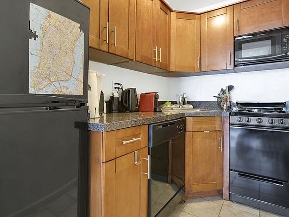 2nd image of 148 W 76th St APT 5A