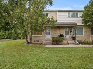 2001 E Maple Rd, Birmingham, MI 48009