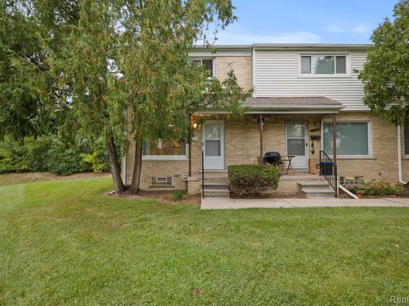 2001 E Maple Rd, Birmingham, MI 48009