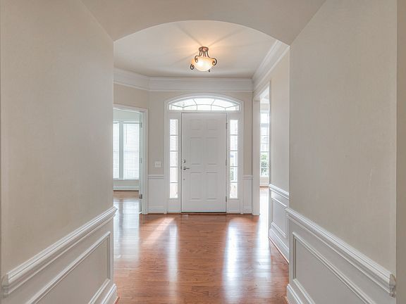 4th image of 243 Antebellum Ln