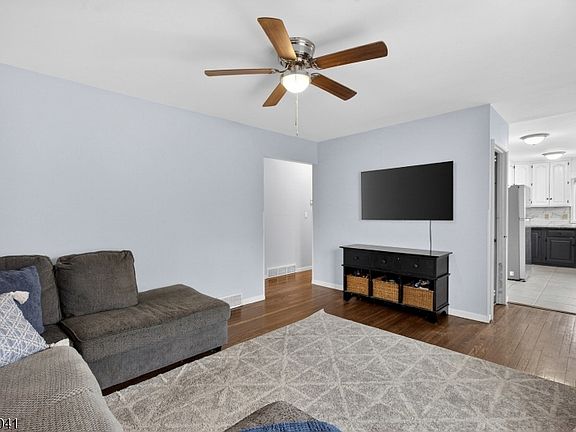 5th image of 135 Riverview Rd