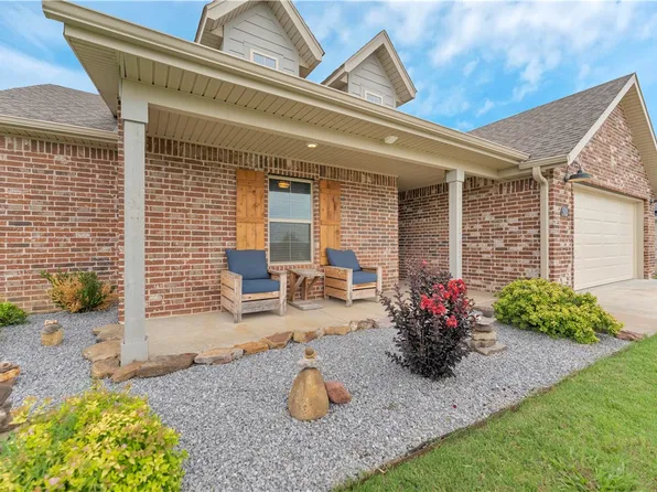 912 Hickory Meadows Ave, Springdale, AR 72762