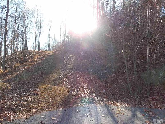 3rd image of 4349 Blowing Rock Blvd