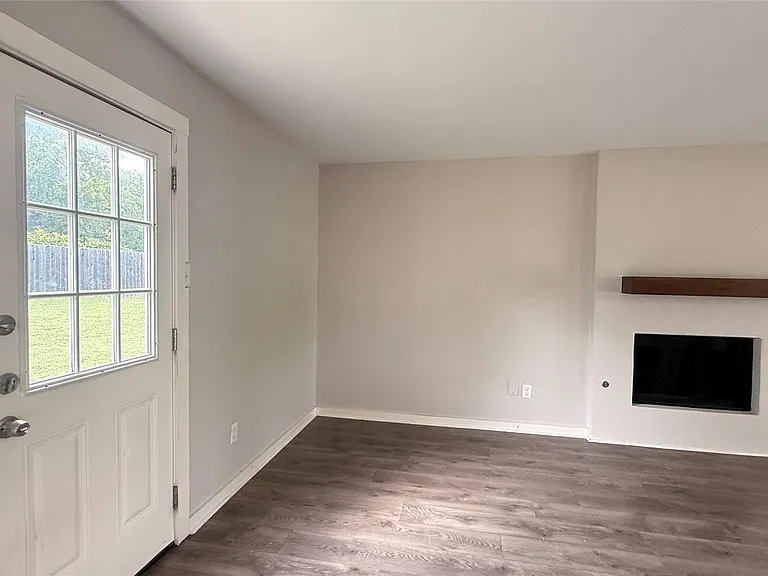 805 Malden Cv — Photo 4