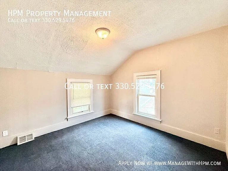 2202 Brownlee Ave NE — Photo 22