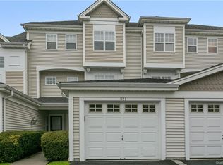 321 Northview Ct, Peekskill, NY 10566