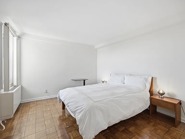 2100 Linwood Ave #21-P — Photo 6
