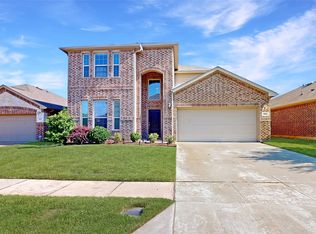 8121 Black Hills Trl, Aubrey, TX 76227