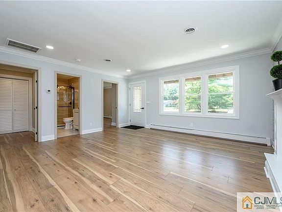 5th image of 22 Brian Ct