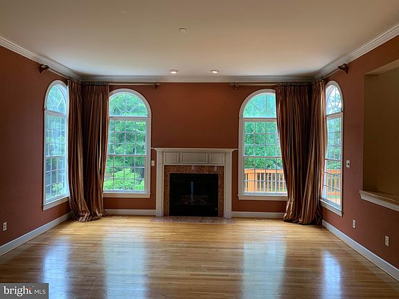 5th image of 8461 Chapelwood Ct