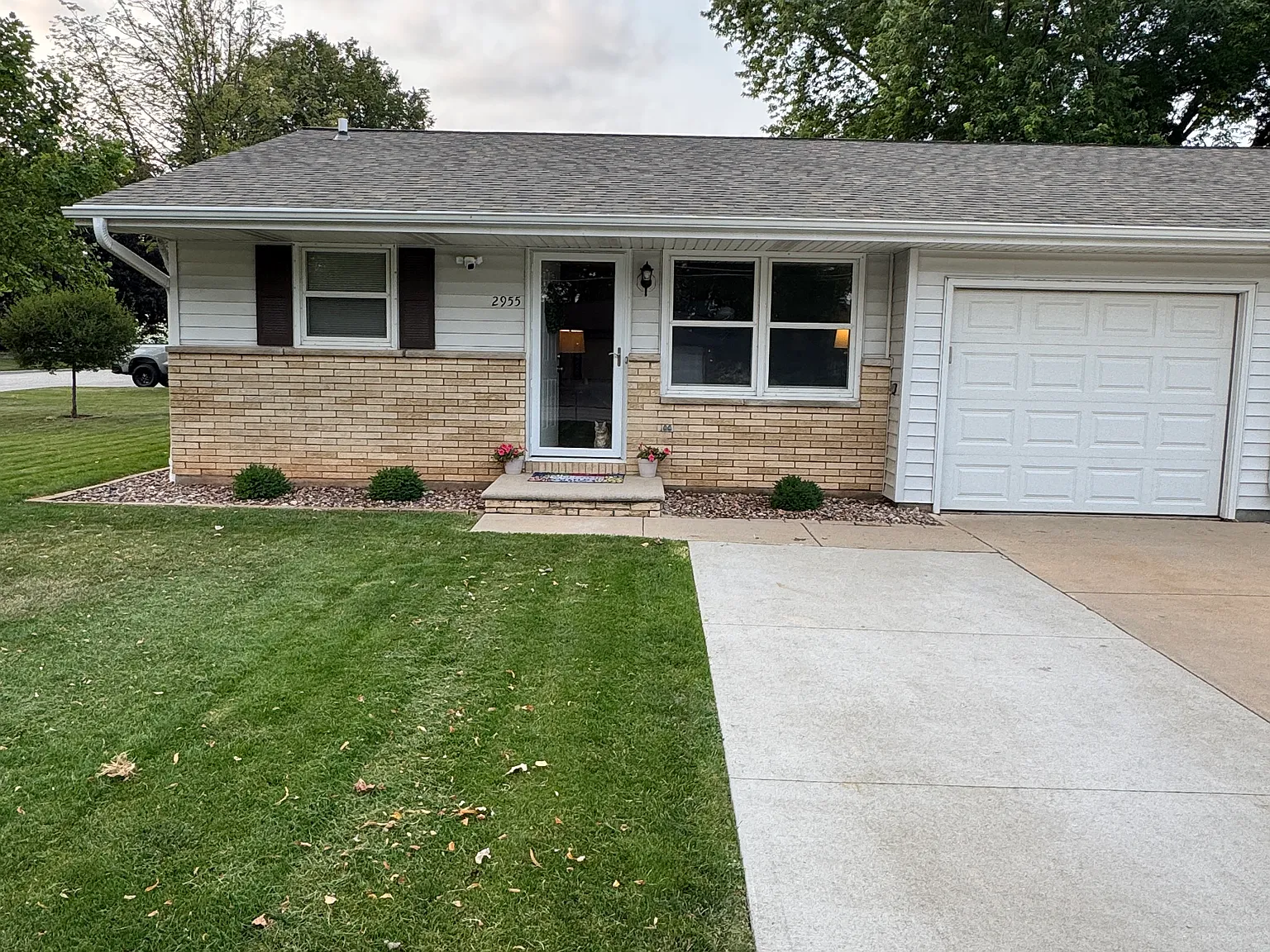 3 bed, 1000 sqft, $1,800 — Photo 2